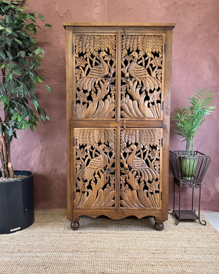 Hoge Mango Gesneden Dressoir Met 4 Deuren En Pauwen